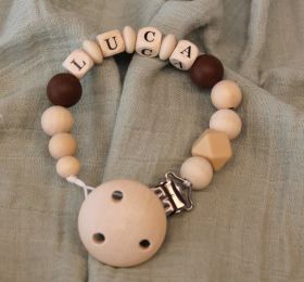 Schnullerkette mit Namen "Luca"
