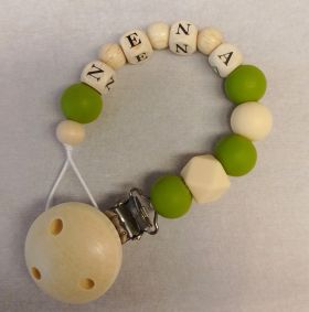 Schnullerkette mit Namen "Nena"