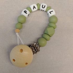 Schnullerkette mit Namen "Paul"